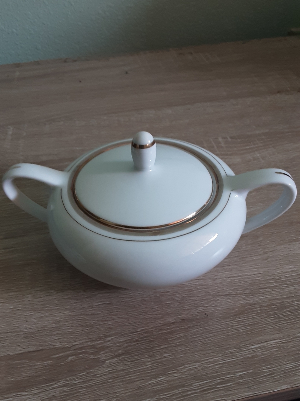 White Porcelain Sugar Bowl with Gold Trim - Elegant Coffee & Tea Accessory